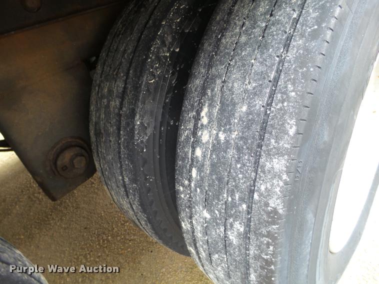 image for item DB5479 1999 Utility Trailers dry van trailer