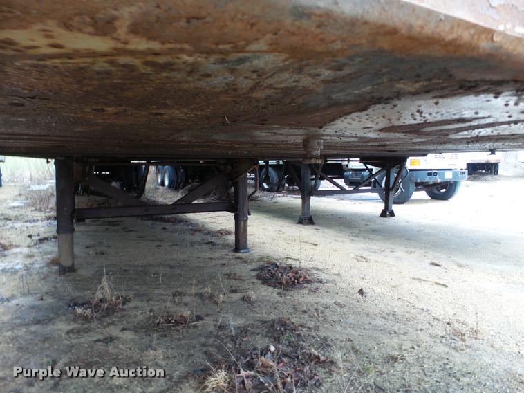 image for item DB5481 1999 Fruehauf dry van trailer