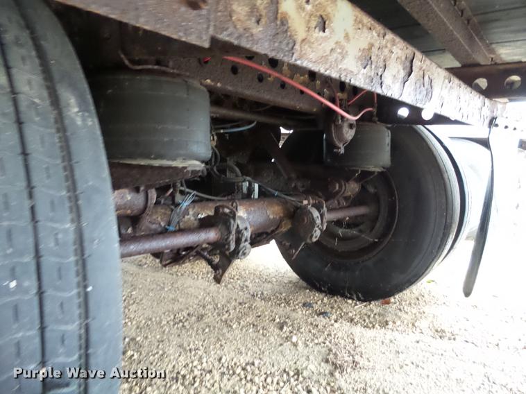 image for item DB5481 1999 Fruehauf dry van trailer