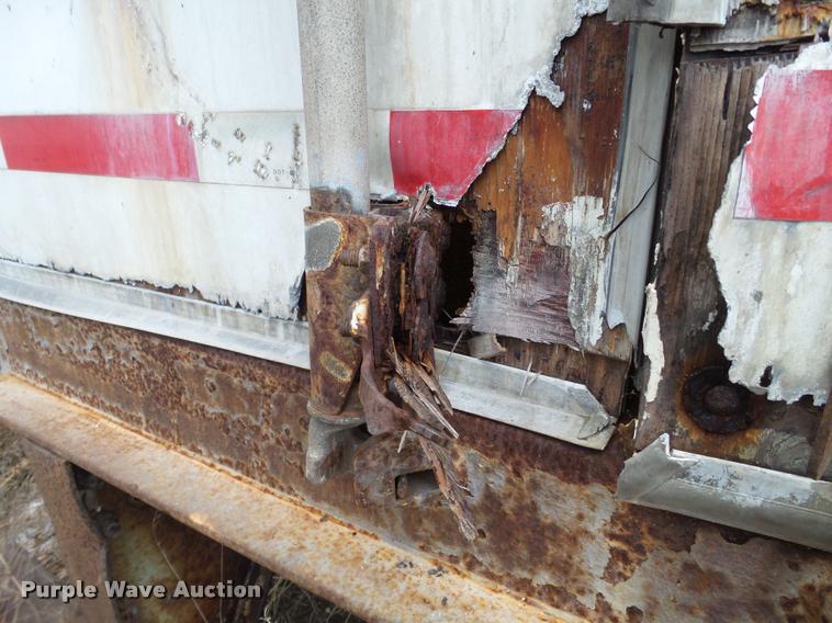 image for item DB5481 1999 Fruehauf dry van trailer