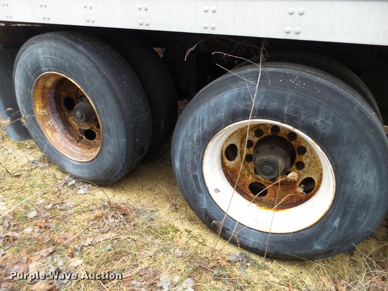 image for item DB5481 1999 Fruehauf dry van trailer