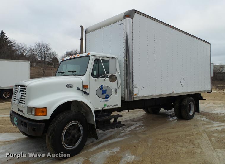 image for item DB5483 1995 International 4700 box truck