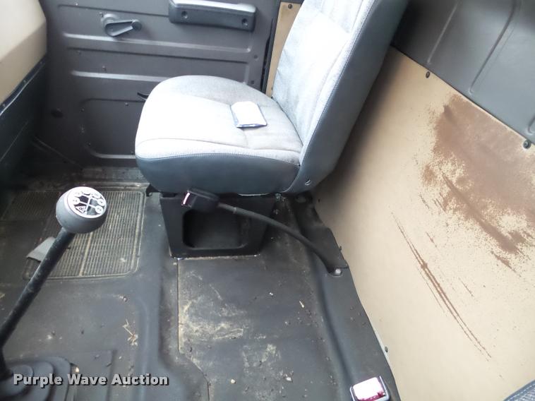 image for item DB5483 1995 International 4700 box truck