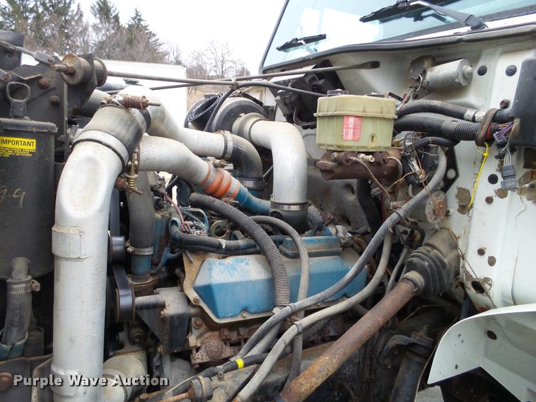 image for item DB5483 1995 International 4700 box truck