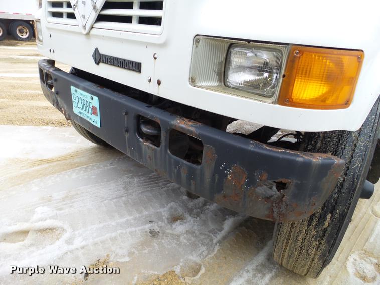 image for item DB5483 1995 International 4700 box truck