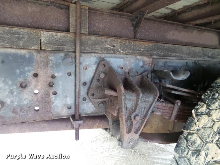 image for item DB5483 1995 International 4700 box truck