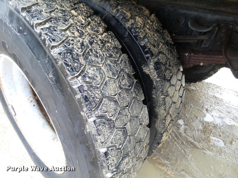 image for item DB5483 1995 International 4700 box truck