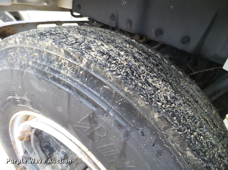 image for item DB5483 1995 International 4700 box truck