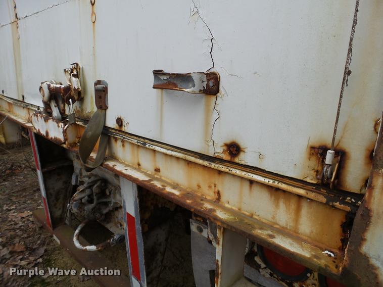 image for item DB5484 1983 Strick  dry van trailer