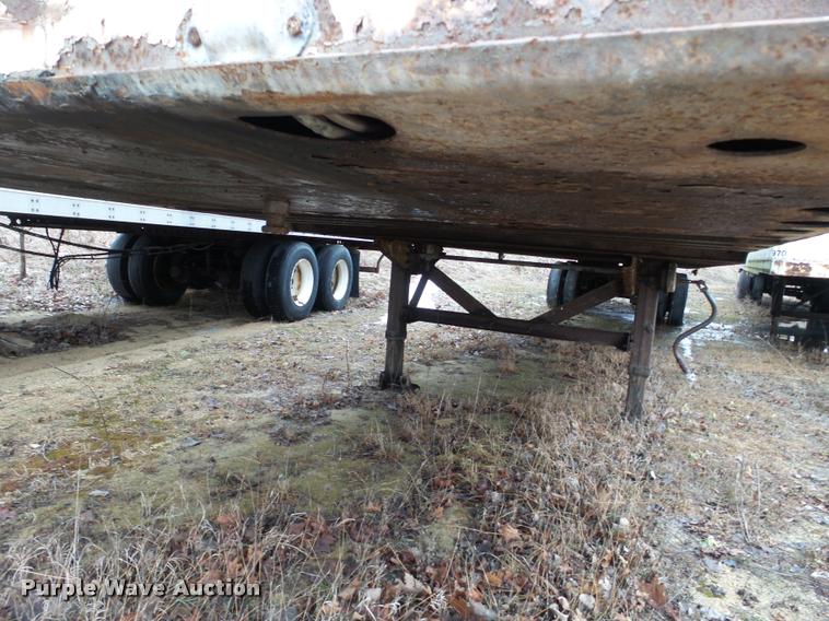image for item DB5486 1997 Fruehauf dry van trailer