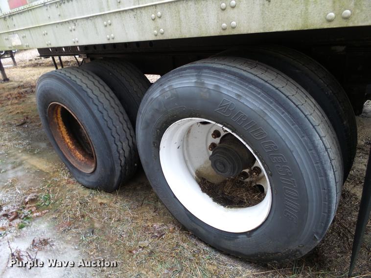 image for item DB5486 1997 Fruehauf dry van trailer