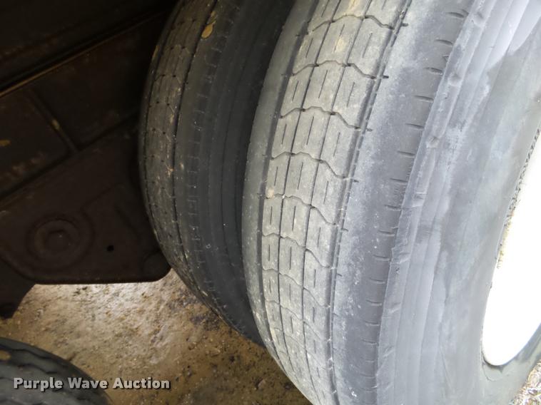 image for item DB5486 1997 Fruehauf dry van trailer