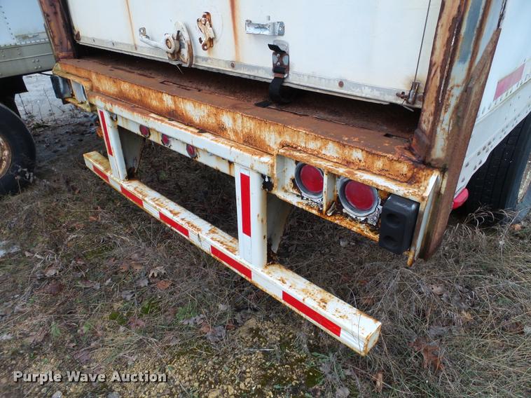 image for item DB5487 1995 Stoughton dry van trailer