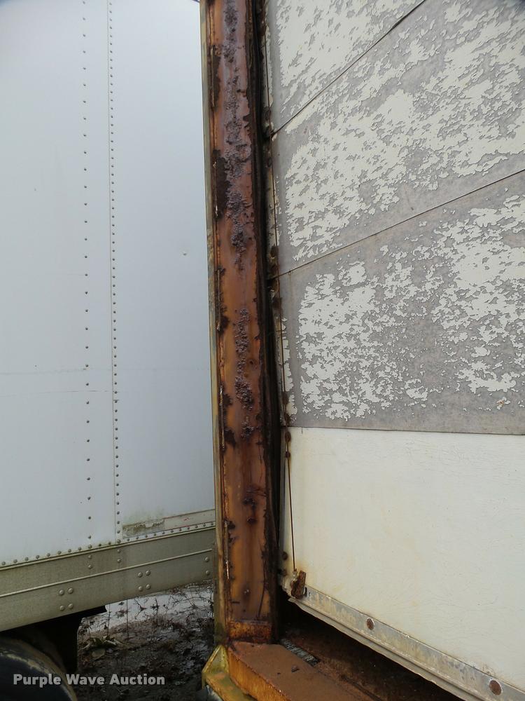 image for item DB5487 1995 Stoughton dry van trailer