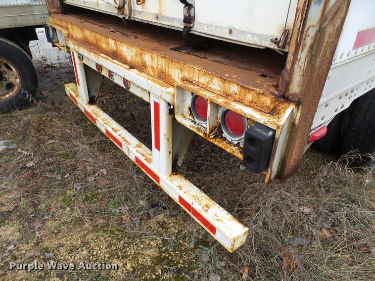 image for item DB5487 1995 Stoughton dry van trailer