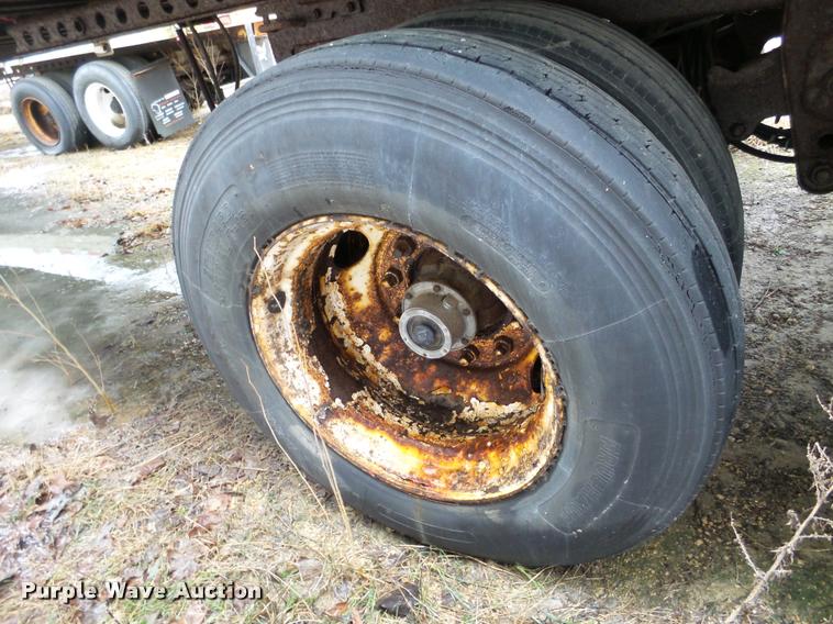 image for item DB5487 1995 Stoughton dry van trailer