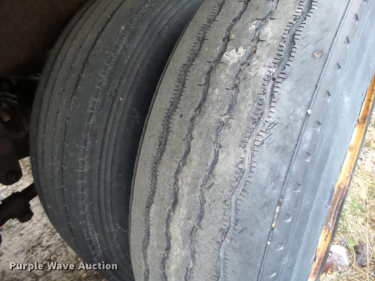 image for item DB5487 1995 Stoughton dry van trailer