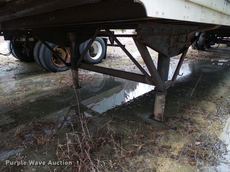 image for item DB5487 1995 Stoughton dry van trailer