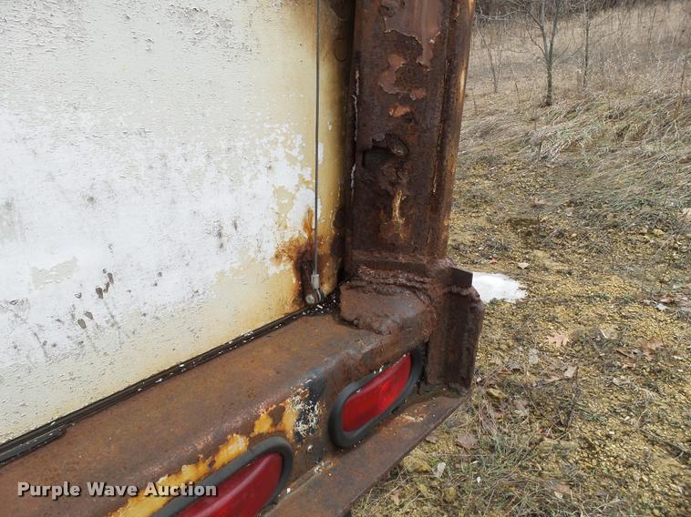 image for item DB5488 1994 Fruehauf dry van trailer