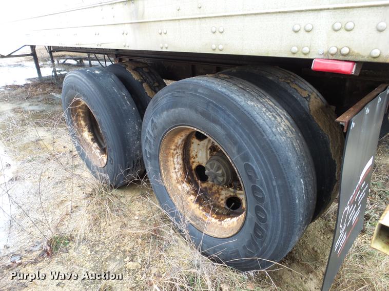 image for item DB5488 1994 Fruehauf dry van trailer