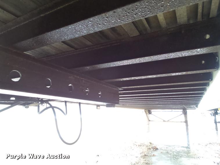 image for item DB5488 1994 Fruehauf dry van trailer