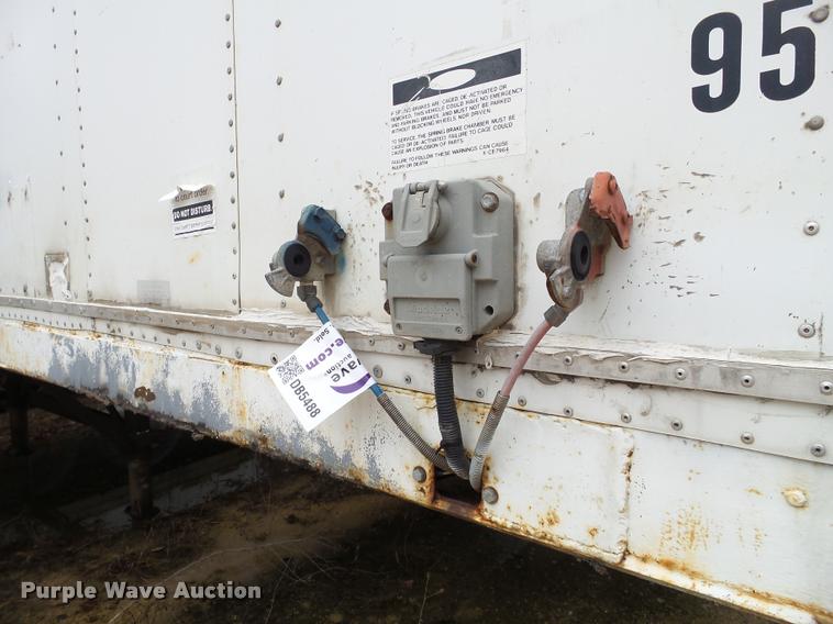 image for item DB5488 1994 Fruehauf dry van trailer