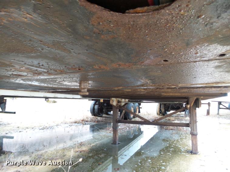 image for item DB5488 1994 Fruehauf dry van trailer