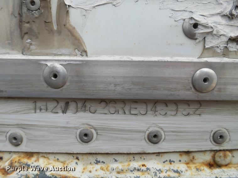 image for item DB5488 1994 Fruehauf dry van trailer