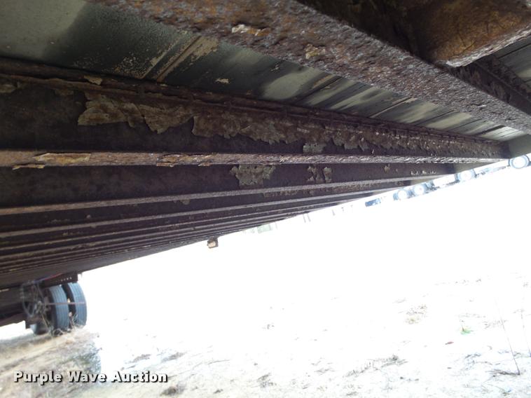 image for item DB5489 1995 Fruehauf dry van trailer