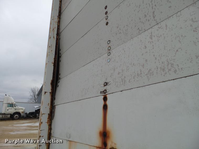 image for item DB5489 1995 Fruehauf dry van trailer