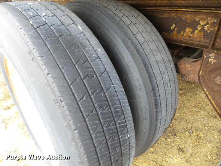 image for item DB5489 1995 Fruehauf dry van trailer