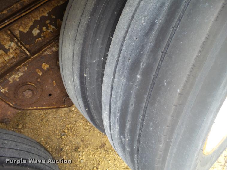 image for item DB5489 1995 Fruehauf dry van trailer