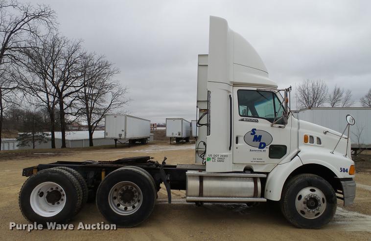 image for item DB5490 1997 Ford AT9513 Aeromax 113 semi truck