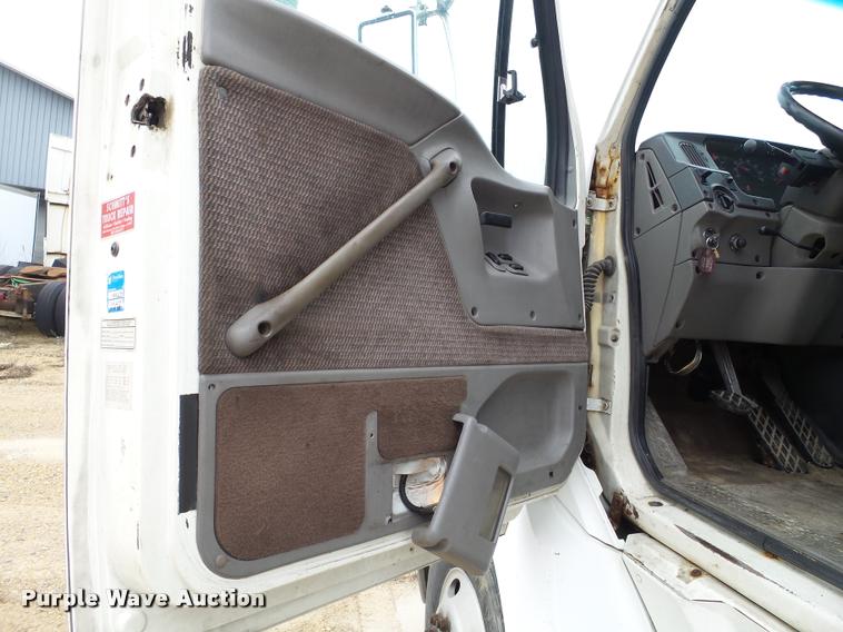 image for item DB5490 1997 Ford AT9513 Aeromax 113 semi truck