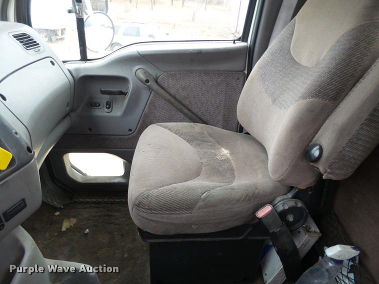 image for item DB5490 1997 Ford AT9513 Aeromax 113 semi truck