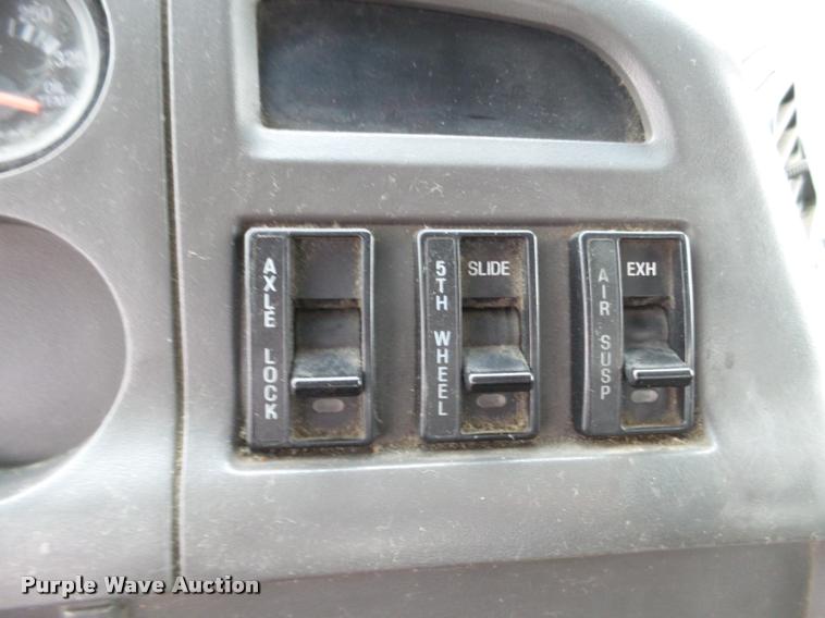 image for item DB5490 1997 Ford AT9513 Aeromax 113 semi truck