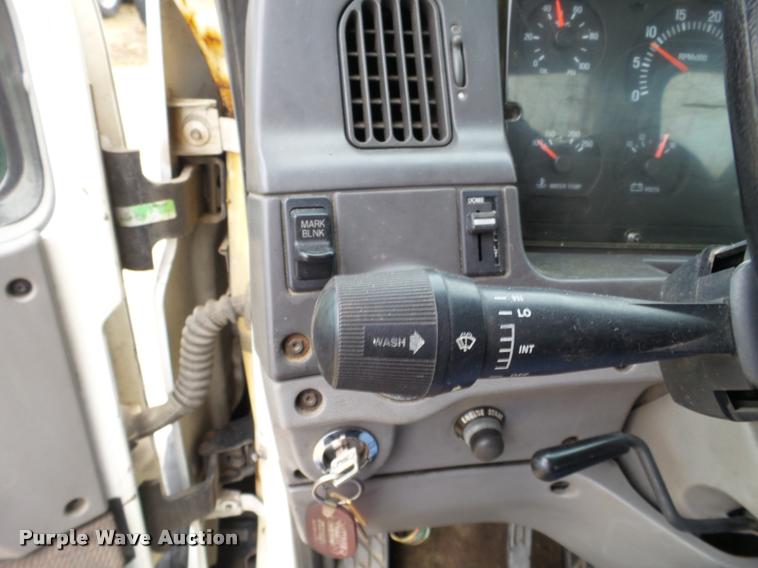 image for item DB5490 1997 Ford AT9513 Aeromax 113 semi truck