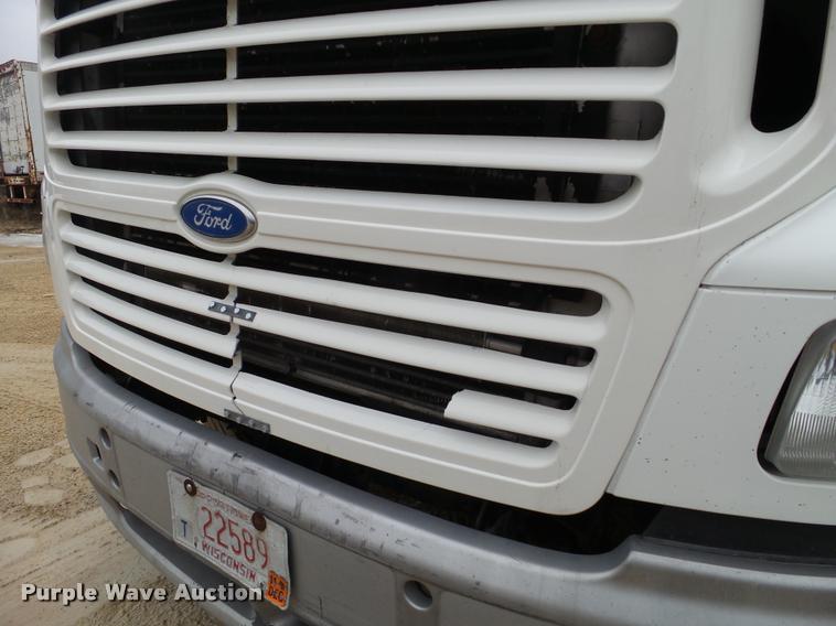 image for item DB5490 1997 Ford AT9513 Aeromax 113 semi truck