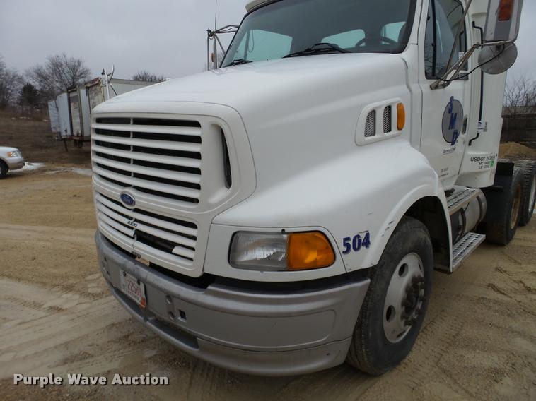 image for item DB5490 1997 Ford AT9513 Aeromax 113 semi truck