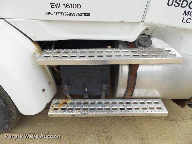 image for item DB5490 1997 Ford AT9513 Aeromax 113 semi truck