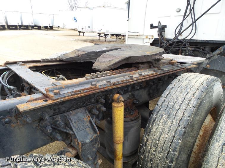 image for item DB5490 1997 Ford AT9513 Aeromax 113 semi truck