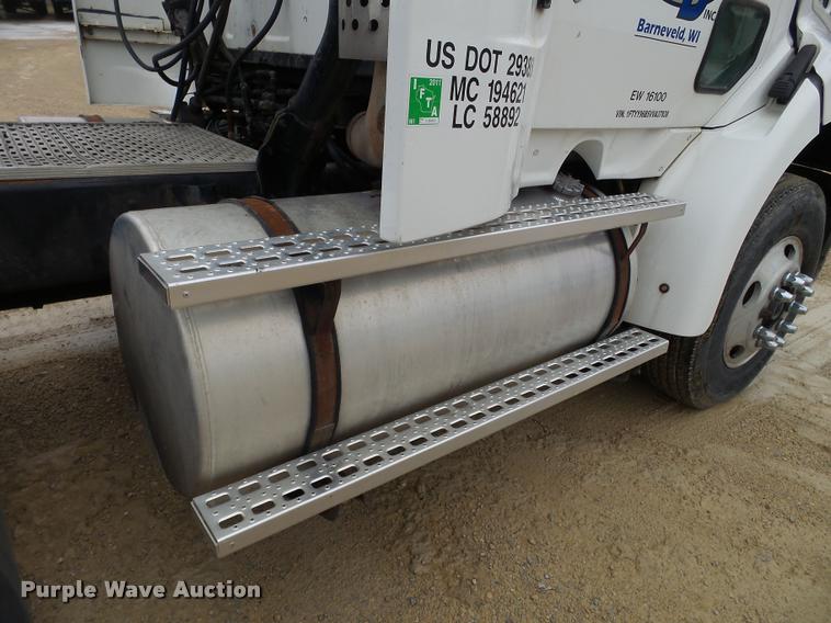 image for item DB5490 1997 Ford AT9513 Aeromax 113 semi truck