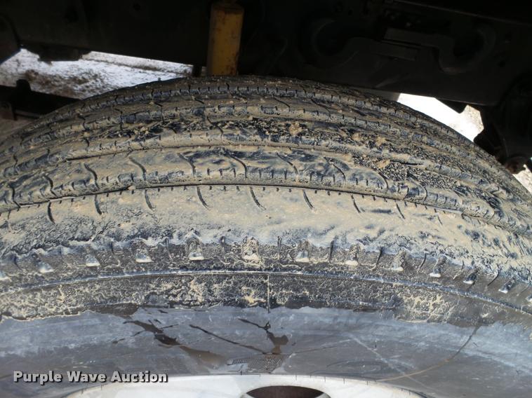 image for item DB5490 1997 Ford AT9513 Aeromax 113 semi truck