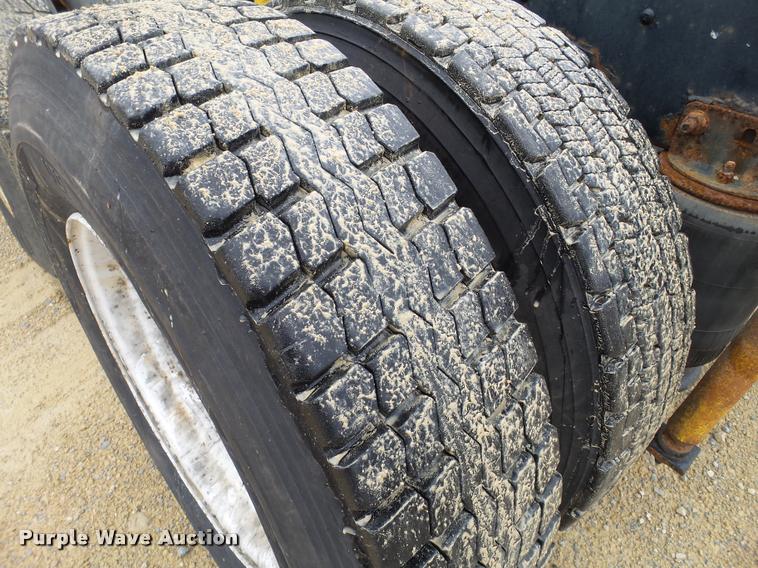 image for item DB5490 1997 Ford AT9513 Aeromax 113 semi truck