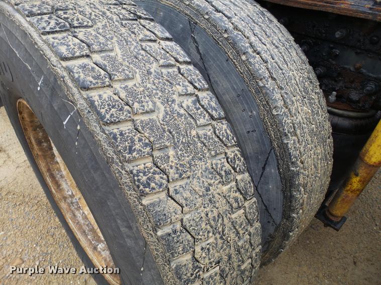 image for item DB5490 1997 Ford AT9513 Aeromax 113 semi truck