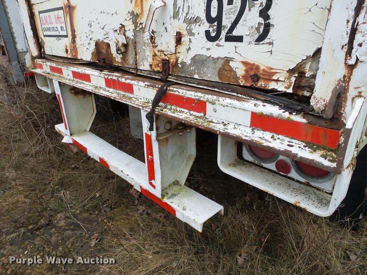 image for item DB5491 1993 Fruehauf dry van trailer