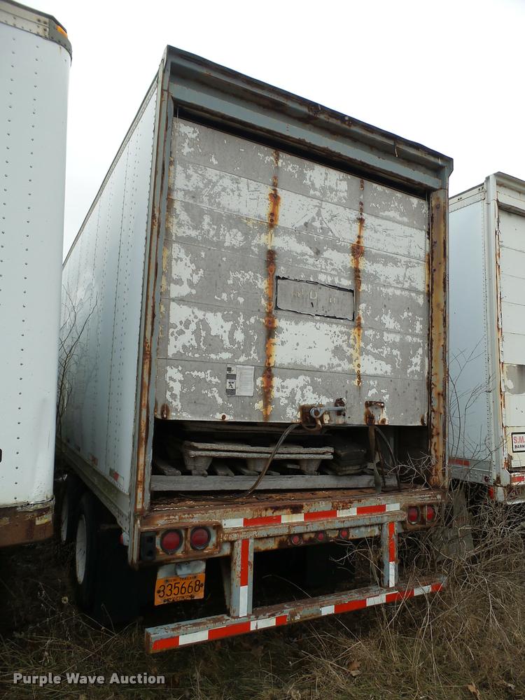 image for item DB5492 1995 Stoughton dry van trailer