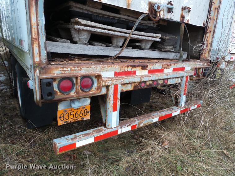 image for item DB5492 1995 Stoughton dry van trailer