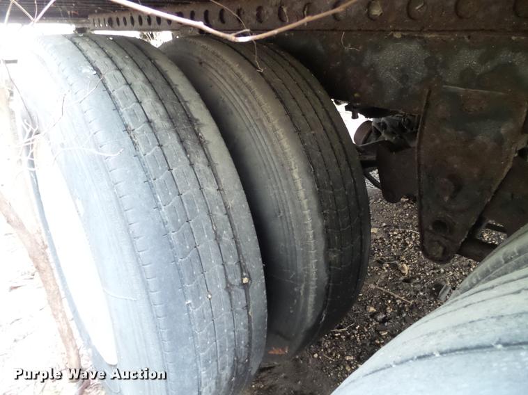 image for item DB5492 1995 Stoughton dry van trailer