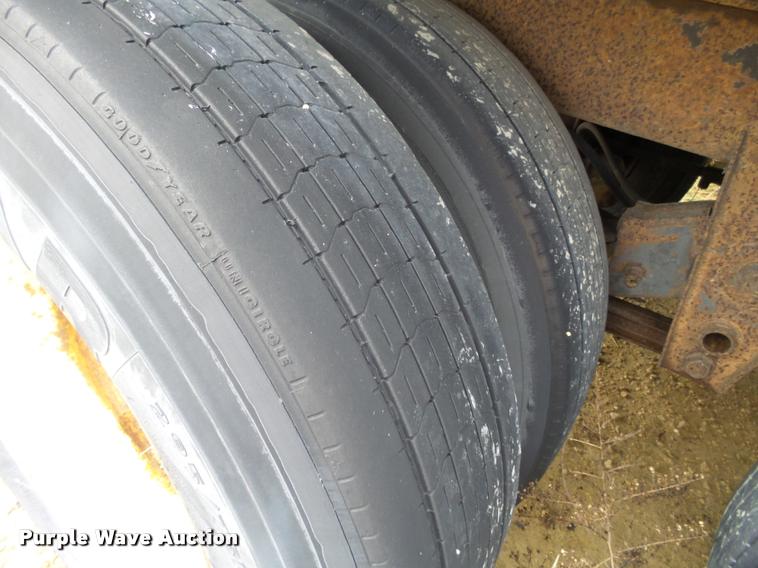 image for item DB5493 1996 Utility Trailers dry van trailer